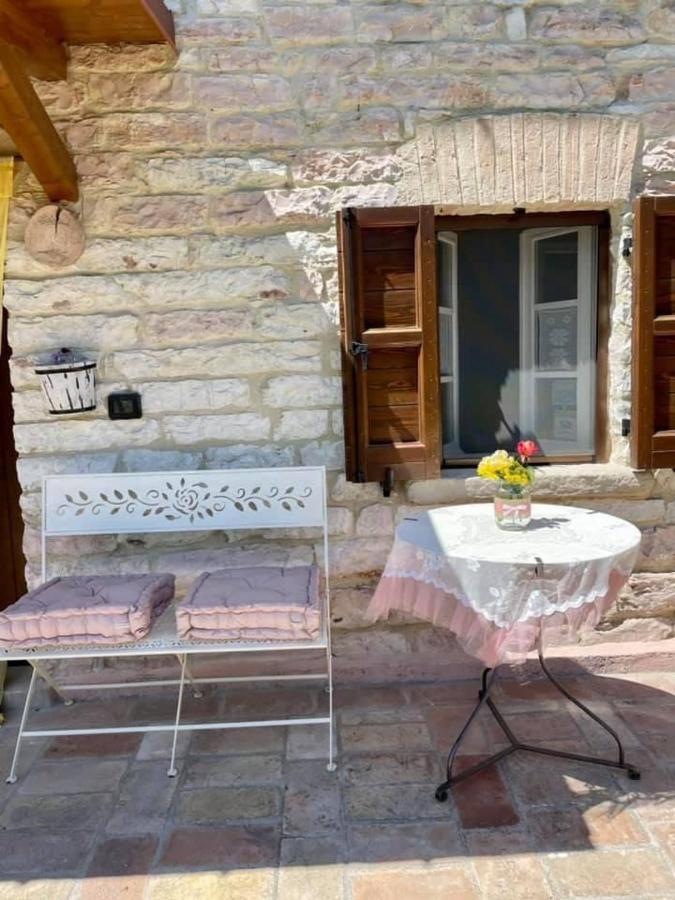 B&B Il Poggetto Serra SantʼAbbondio 외부 사진