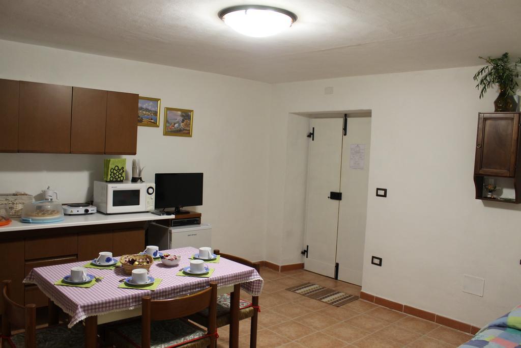 B&B Il Poggetto Serra SantʼAbbondio 외부 사진
